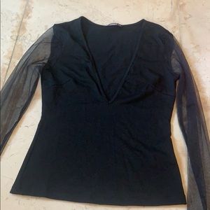 Mesh arms v neck top